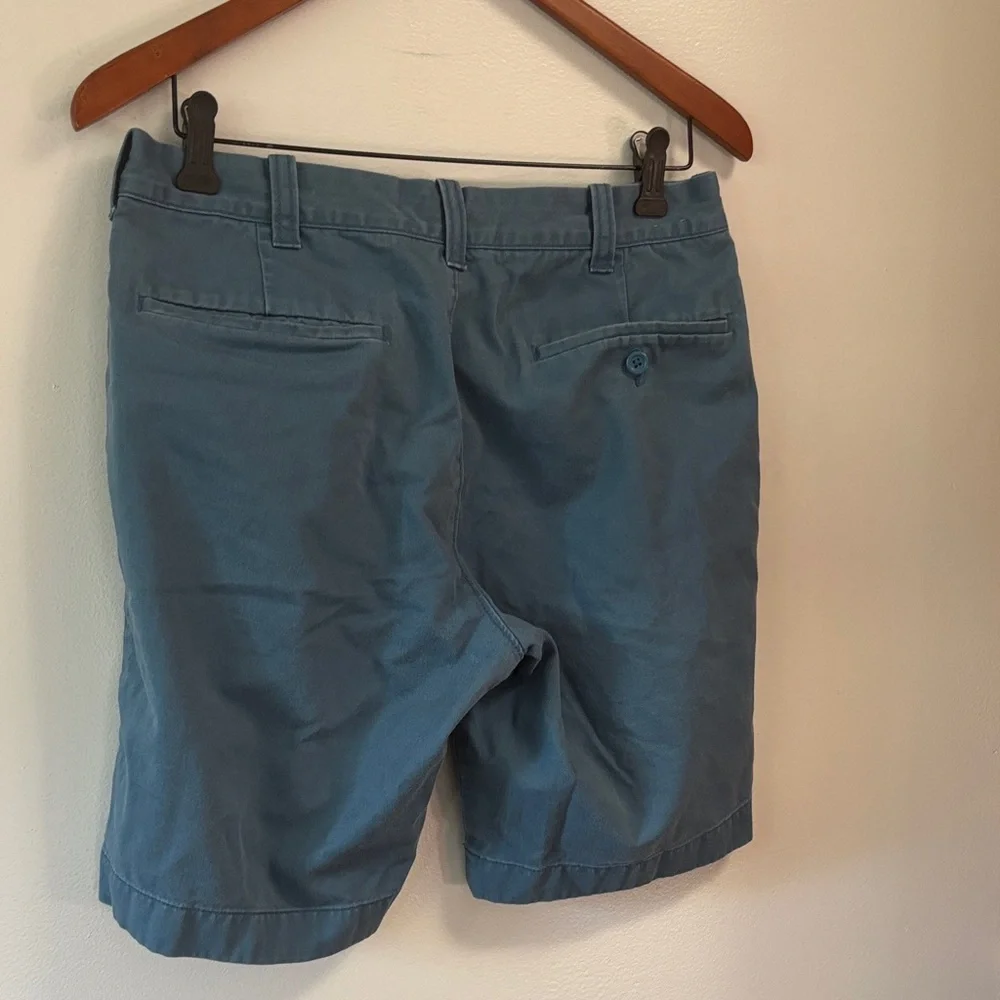 J. Crew Men's Blue Flat Front Shorts sz 31 inseam 9 inch. EUC